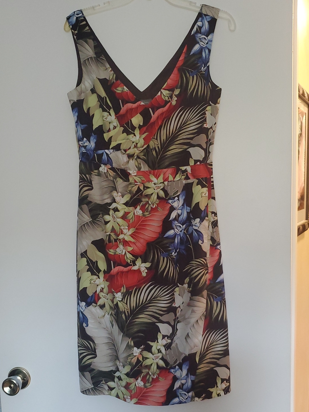 Tommy Bahama Black Tropical Floral V-Neck Sheath Midi